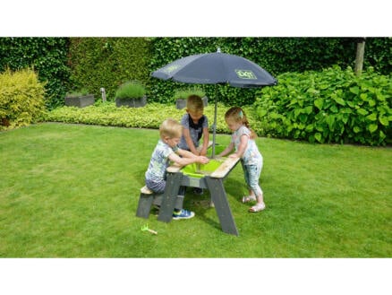 1189–exit-toys-aksent-zand-water-en-picknicktafel-met-bankje-en-deksel-94×94-cm-parasol-en-tuingereedschap-1.jpg