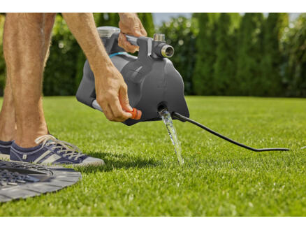 2062–gardena-5600-silent-pompe-d-39-arrosage-900w-1.webp