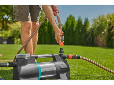 2062–gardena-5600-silent-pompe-d-39-arrosage-900w-1.webp