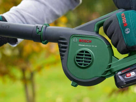 3827–bosch-universalleafblower-18v-130-souffleur-de-feuilles-sans-fil-18v-li-ion-chargeur-1.webp