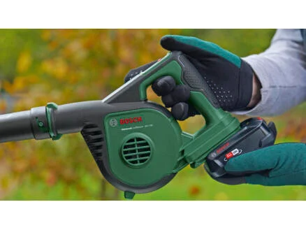 3827–bosch-universalleafblower-18v-130-souffleur-de-feuilles-sans-fil-18v-li-ion-chargeur-1.webp