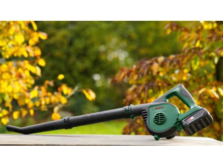 3827–bosch-universalleafblower-18v-130-souffleur-de-feuilles-sans-fil-18v-li-ion-chargeur-1.webp