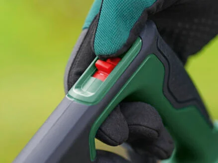3827–bosch-universalleafblower-18v-130-souffleur-de-feuilles-sans-fil-18v-li-ion-chargeur-1.webp
