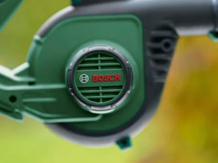 3827–bosch-universalleafblower-18v-130-souffleur-de-feuilles-sans-fil-18v-li-ion-chargeur-1.webp
