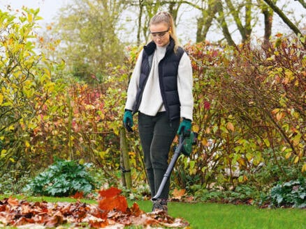 3827–bosch-universalleafblower-18v-130-souffleur-de-feuilles-sans-fil-18v-li-ion-chargeur-1.webp