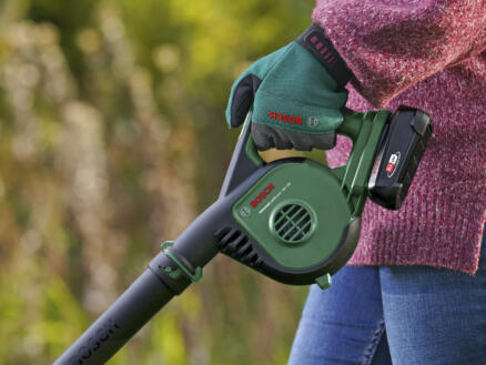 3827–bosch-universalleafblower-18v-130-souffleur-de-feuilles-sans-fil-18v-li-ion-chargeur-1.webp