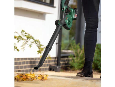 3828–bosch-universalleafblower-18v-130-souffleur-de-feuilles-sans-fil-18v-li-ion-batterie-non-comprise-1.webp