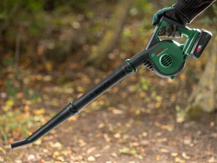 3828–bosch-universalleafblower-18v-130-souffleur-de-feuilles-sans-fil-18v-li-ion-batterie-non-comprise-1.webp