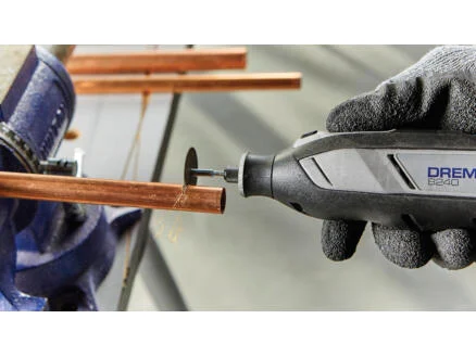 3870–dremel-8240ja-outil-multifonction-sans-fil-12v-chargeur-5-accessoires-1.webp