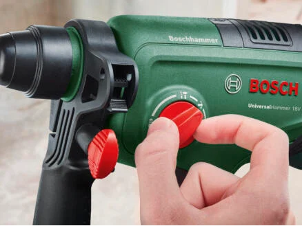 620–bosch-universalhammer-accu-boorhamer-18v-li-ion-met-2-accu-39-s-lader-1.webp