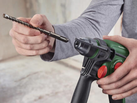 620–bosch-universalhammer-accu-boorhamer-18v-li-ion-met-2-accu-39-s-lader-1.webp