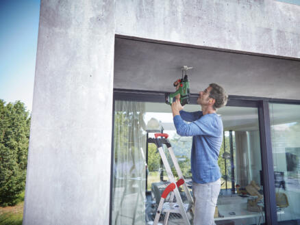 621–bosch-universalhammer-marteau-perforateur-sans-fil-18v-li-ion-avec-2-batteries-chargeur-1.webp