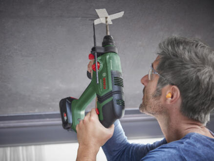 621–bosch-universalhammer-marteau-perforateur-sans-fil-18v-li-ion-avec-2-batteries-chargeur-1.webp